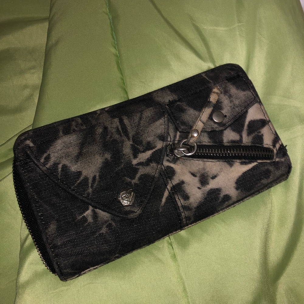 Roxy Wallet - Picture 1 of 4